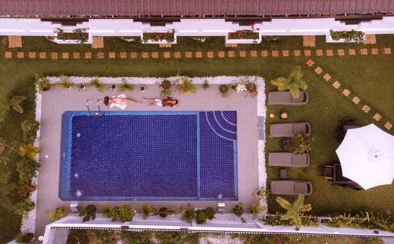 Thistle Inn Panglao Esterno foto